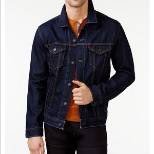 Levi’s trucker jacket